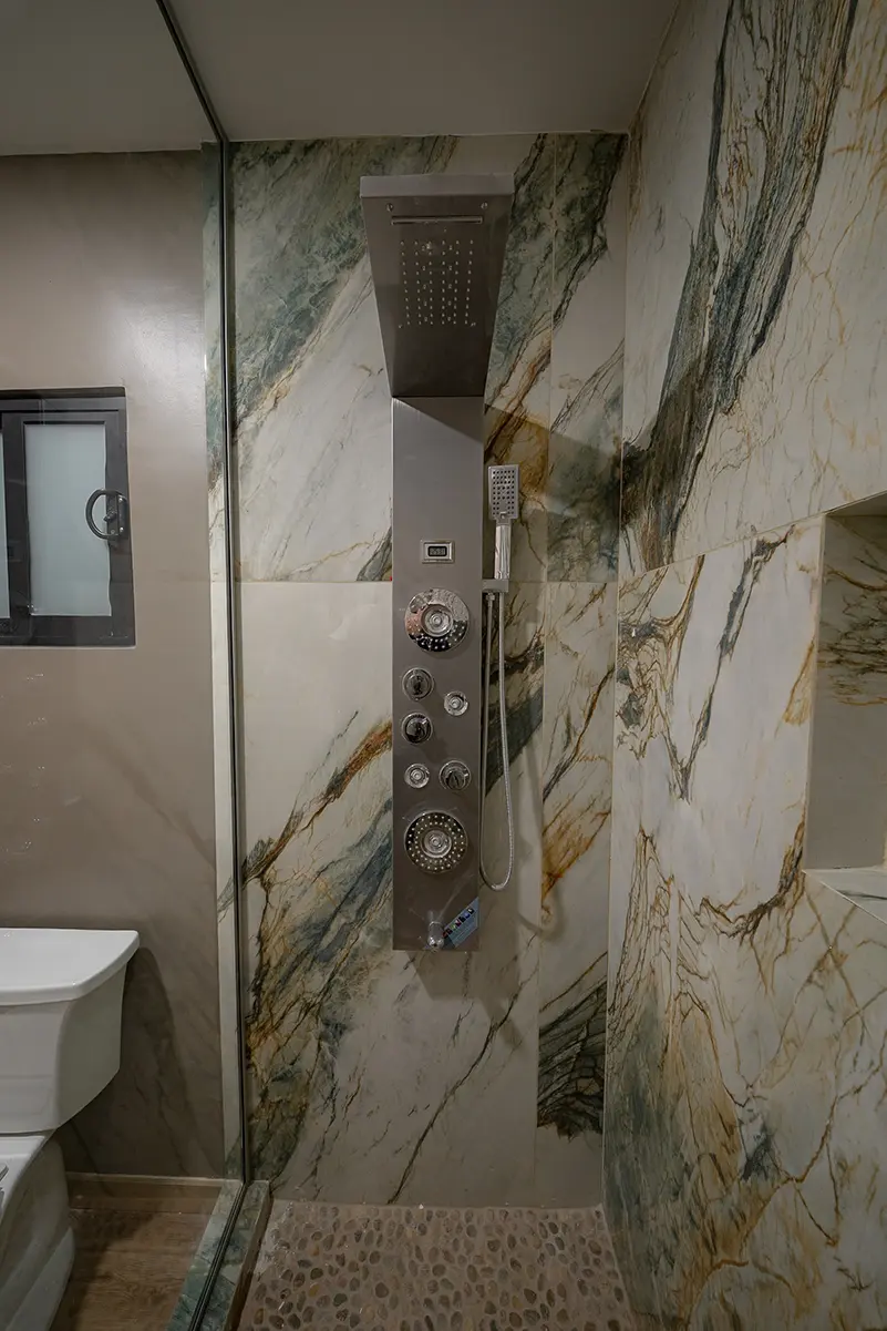 18 Los Cristales-Oppalo-Shower Detail
