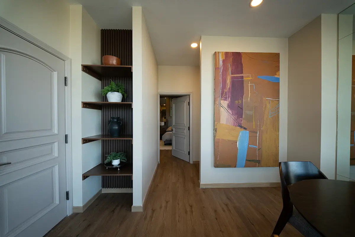 2 Los Cristales-Oppalo-Hallway copy